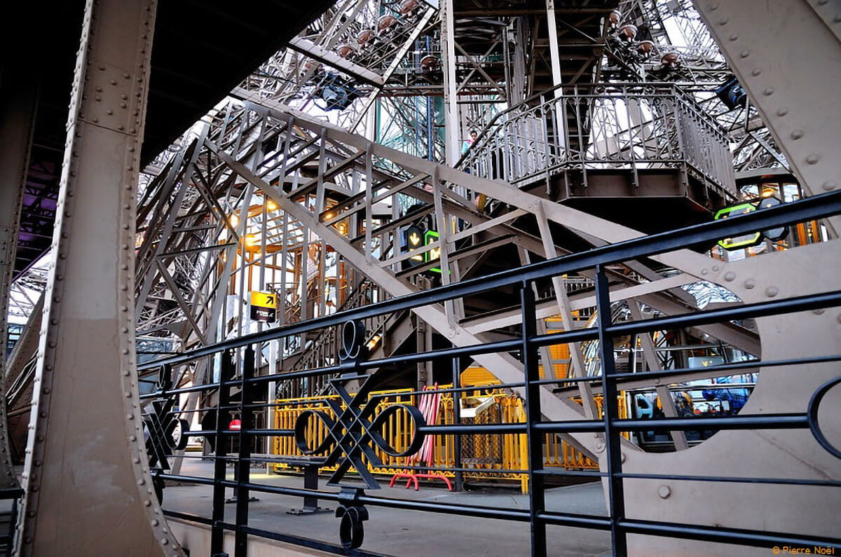 Tour Eiffel Intérieur